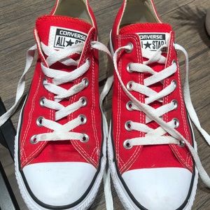 RED LOW TOP CONVERSE